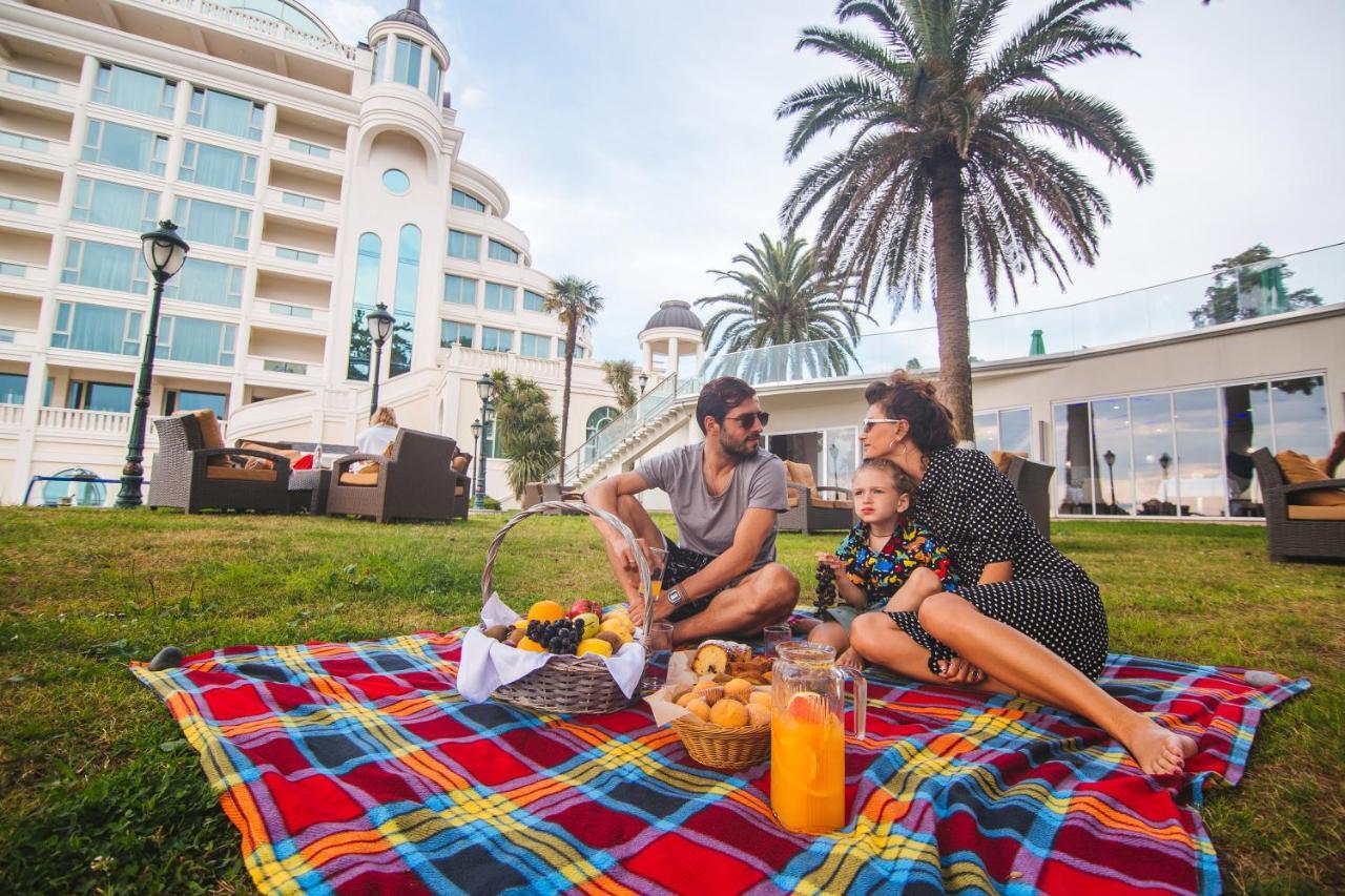 באטומי Castello Mare All Inclusive Resort מראה חיצוני תמונה